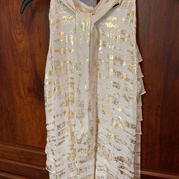 Gorgeous Ruffled Tank Top - Picture 4 of 4